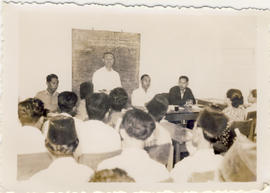 Konferensi Guru-guru PBM/CPU Kec. Nganjuk: Penilik pendidikan dari koordinator Nganjuk sedang ber...
